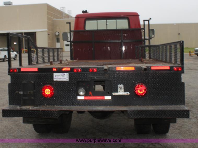 image for item D7670 1983 International S1824 flatbed truck
