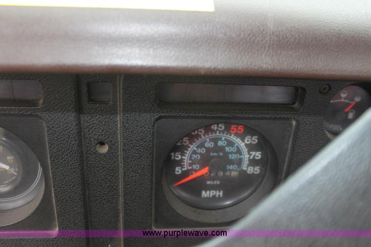 image for item D7670 1983 International S1824 flatbed truck