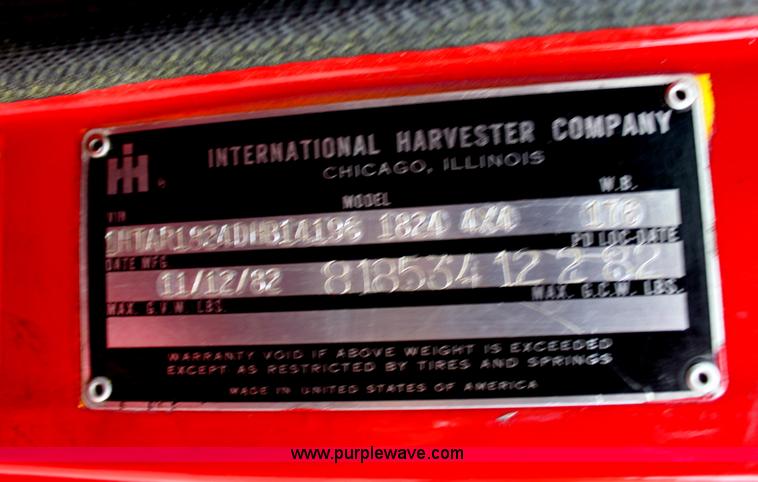 image for item D7670 1983 International S1824 flatbed truck