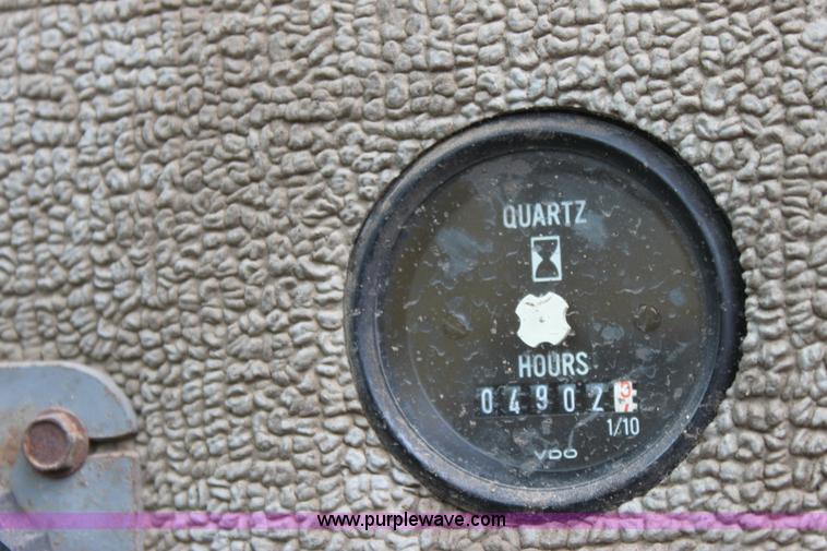 image for item D7672 1996 Champion 710A motor grader