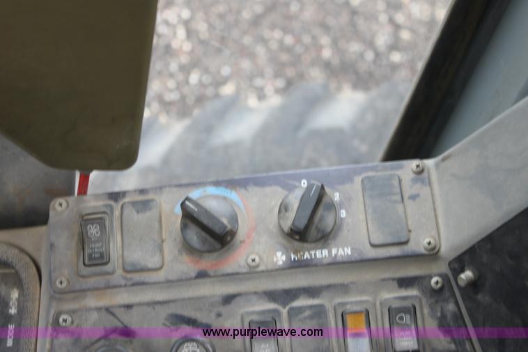 image for item D7672 1996 Champion 710A motor grader