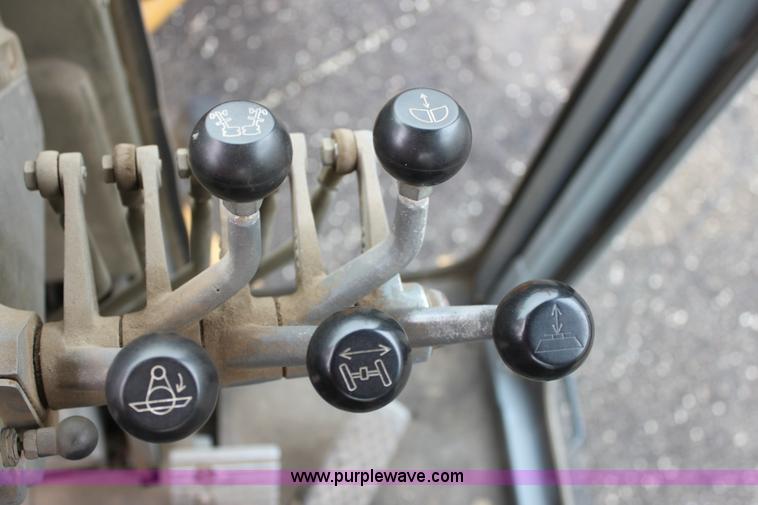 image for item D7672 1996 Champion 710A motor grader