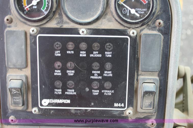 image for item D7672 1996 Champion 710A motor grader