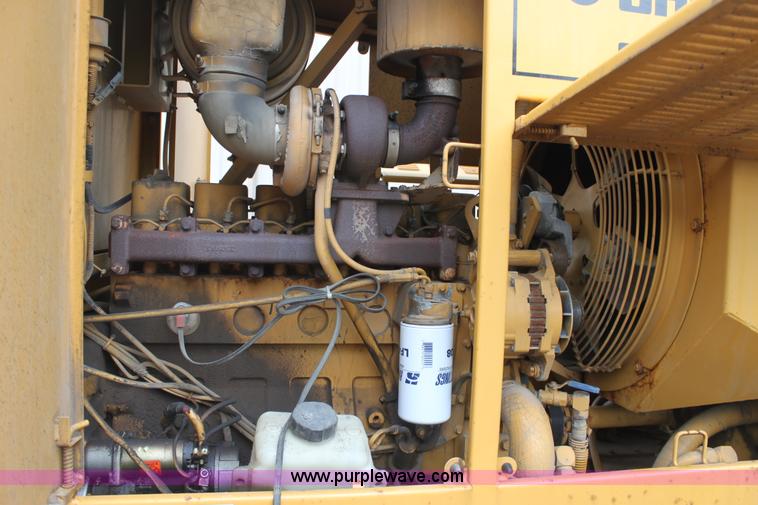 image for item D7672 1996 Champion 710A motor grader