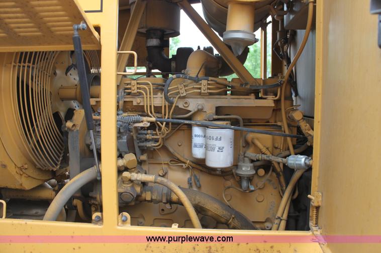 image for item D7672 1996 Champion 710A motor grader