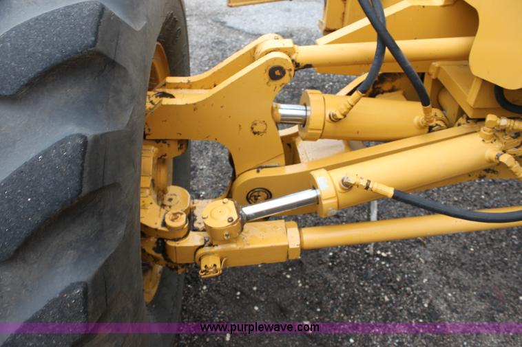 image for item D7672 1996 Champion 710A motor grader