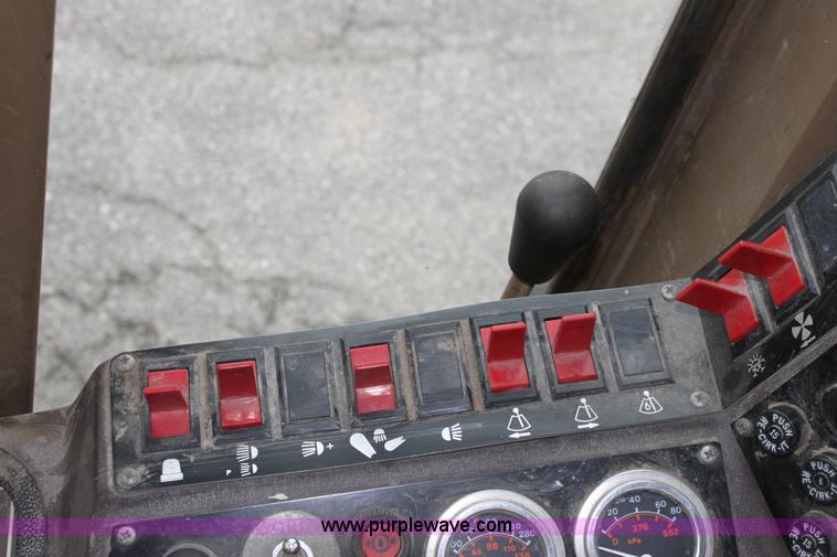 image for item D7673 1987 Champion 710 motor grader