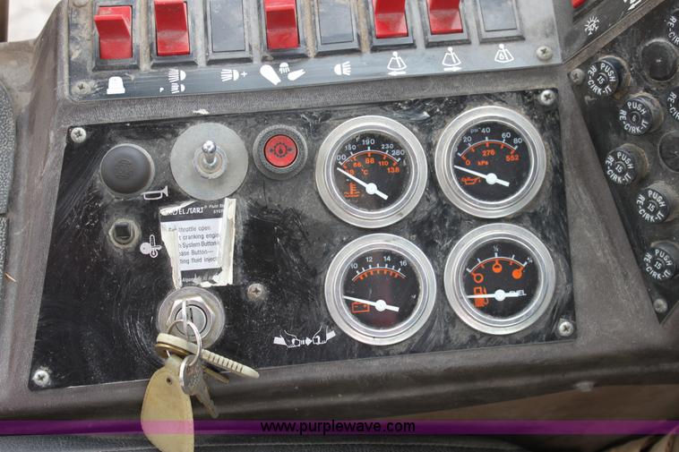 image for item D7673 1987 Champion 710 motor grader