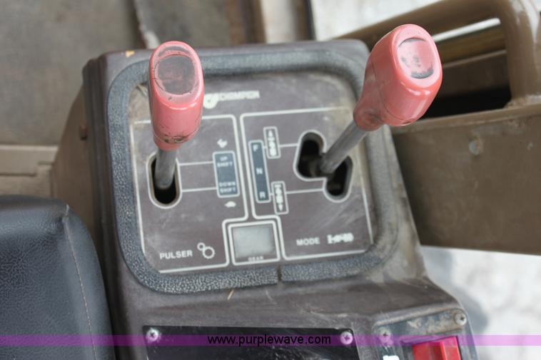 image for item D7673 1987 Champion 710 motor grader