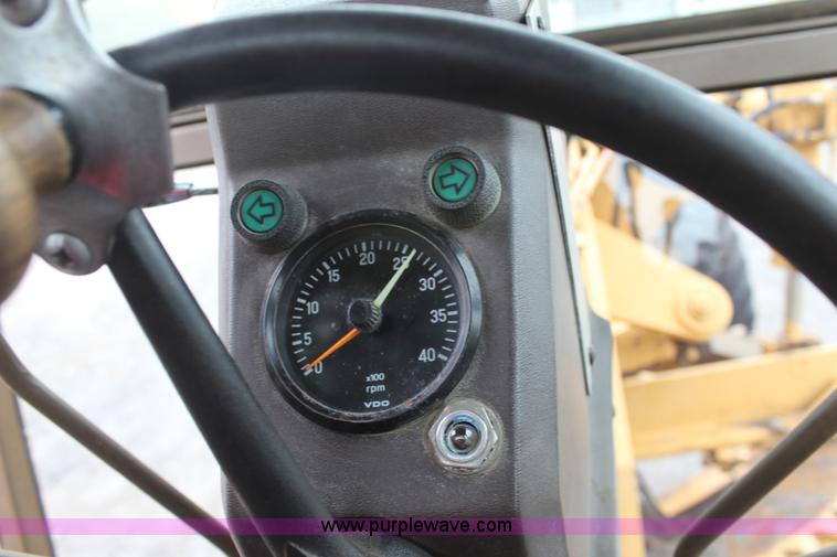 image for item D7673 1987 Champion 710 motor grader