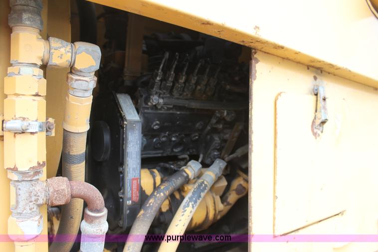 image for item D7673 1987 Champion 710 motor grader