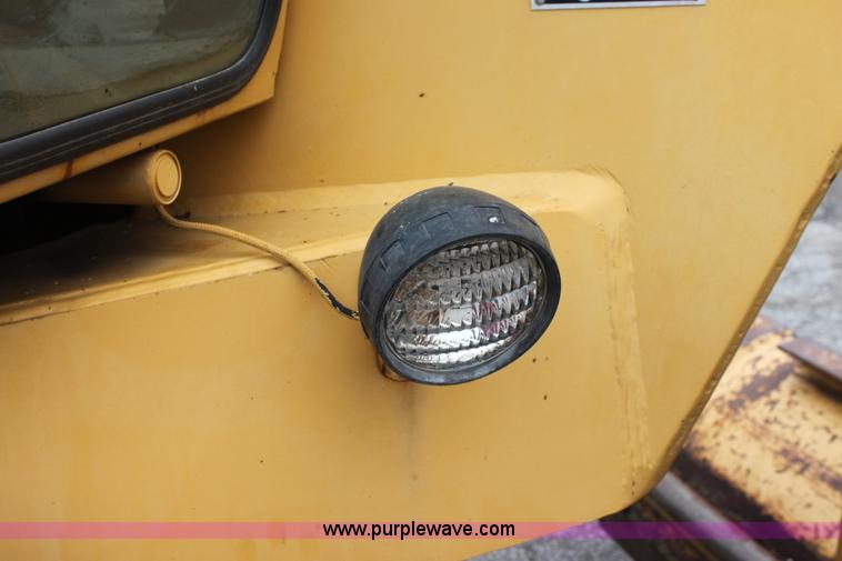 image for item D7673 1987 Champion 710 motor grader