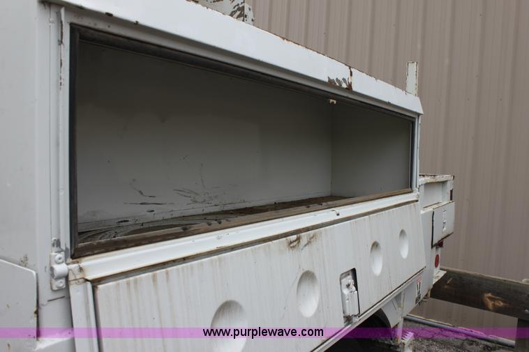 image for item D7675 1987 International 1954 derrick digger truck