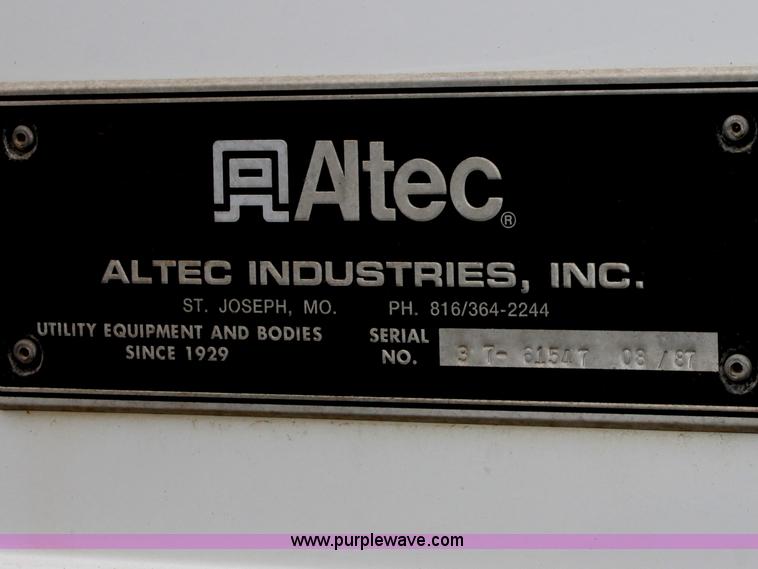 image for item D7675 1987 International 1954 derrick digger truck