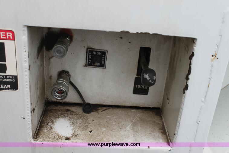 image for item D7675 1987 International 1954 derrick digger truck