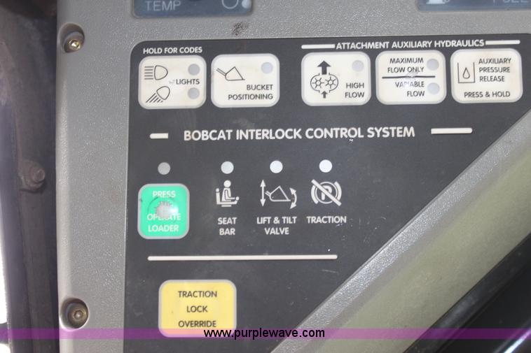 image for item D7678 2000 Bobcat 863 skid steer