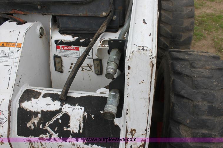 image for item D7678 2000 Bobcat 863 skid steer