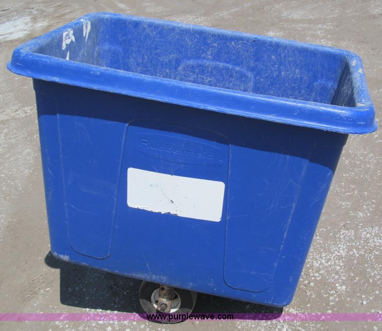 image for item G9469 Rubbermaid 4616 trash cart