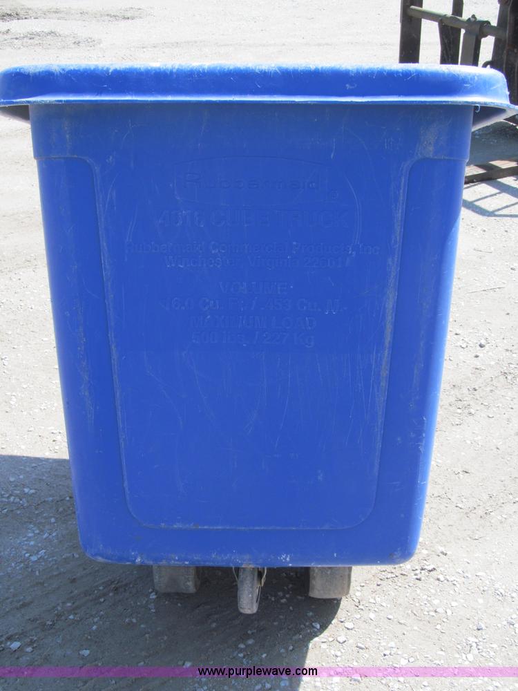 image for item G9469 Rubbermaid 4616 trash cart