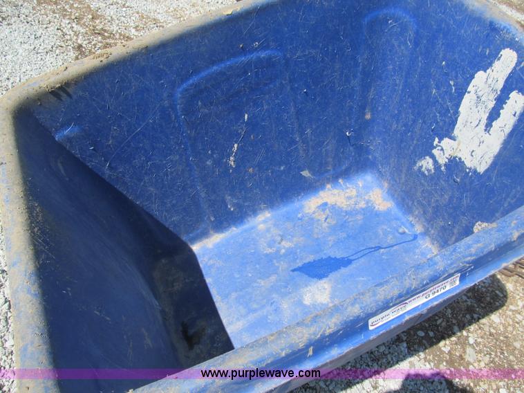 image for item G9470 Rubbermaid 4616 trash cart