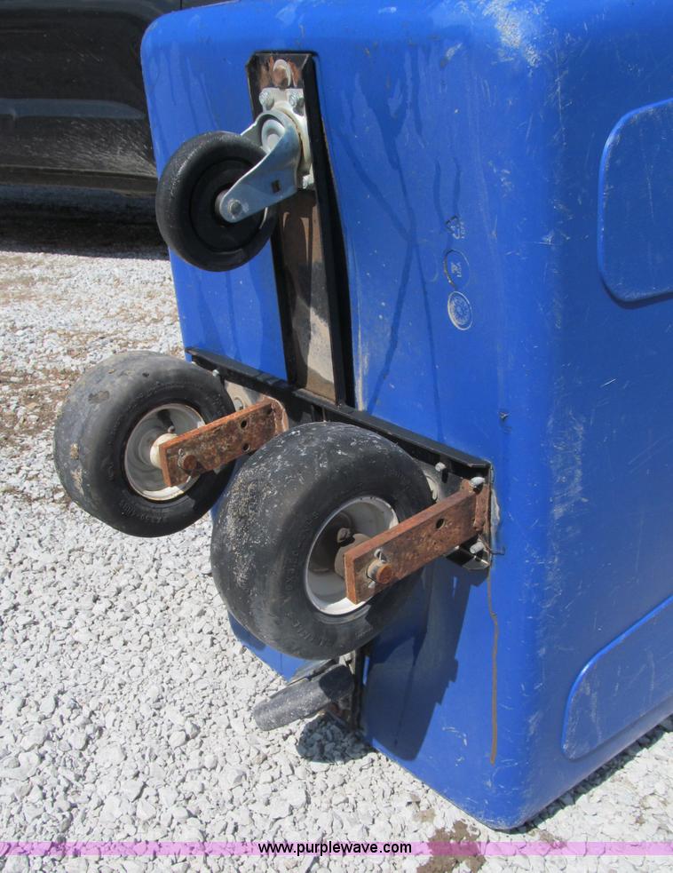 image for item G9470 Rubbermaid 4616 trash cart