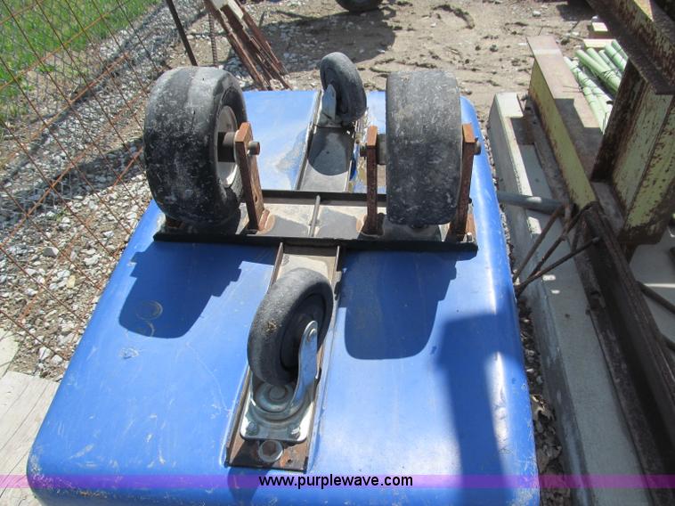 image for item G9470 Rubbermaid 4616 trash cart