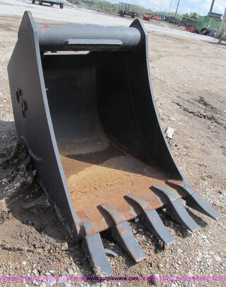 image for item G9471 CP 24" five-tooth bucket