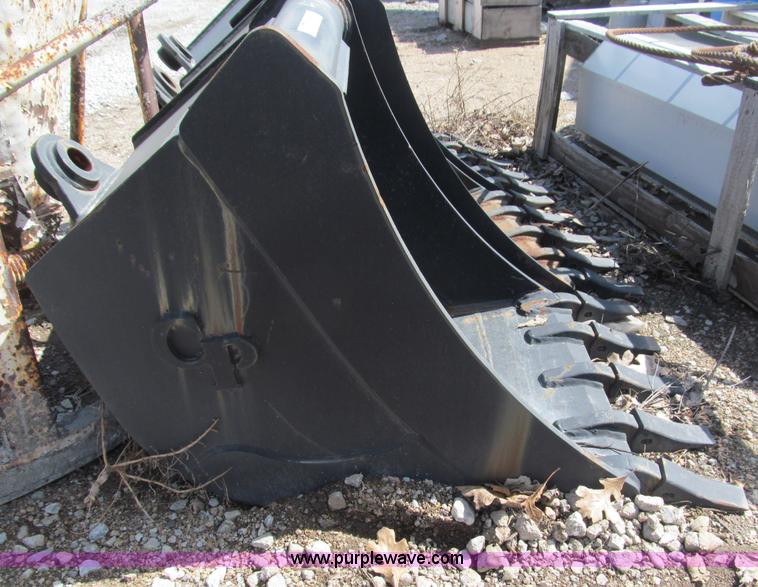 image for item G9472 CP 24" five-tooth bucket