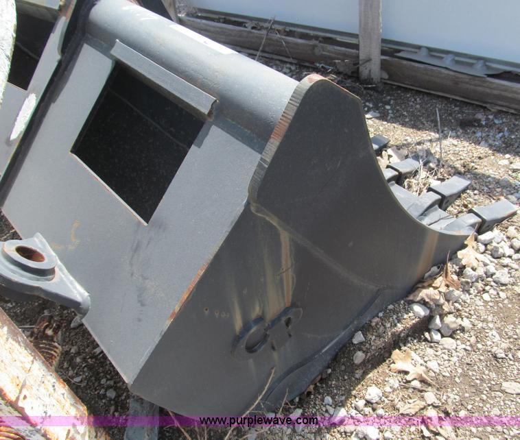 image for item G9472 CP 24" five-tooth bucket