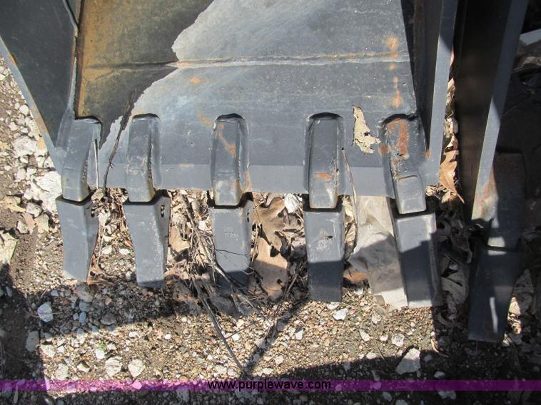 image for item G9472 CP 24" five-tooth bucket