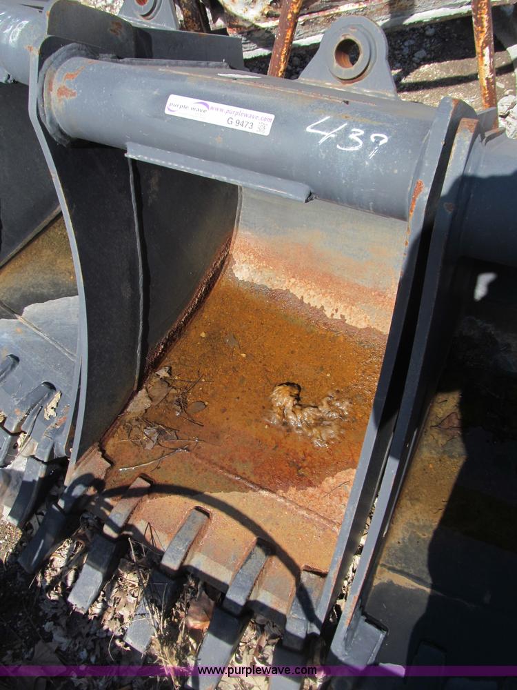 image for item G9473 CP 24" five-tooth bucket