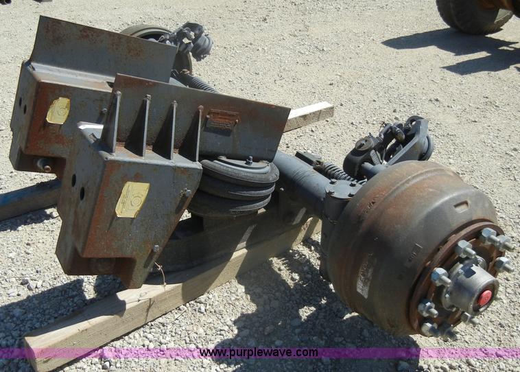 Silent drive air lift axle in Topeka, KS Item K9015 sold Purple Wave