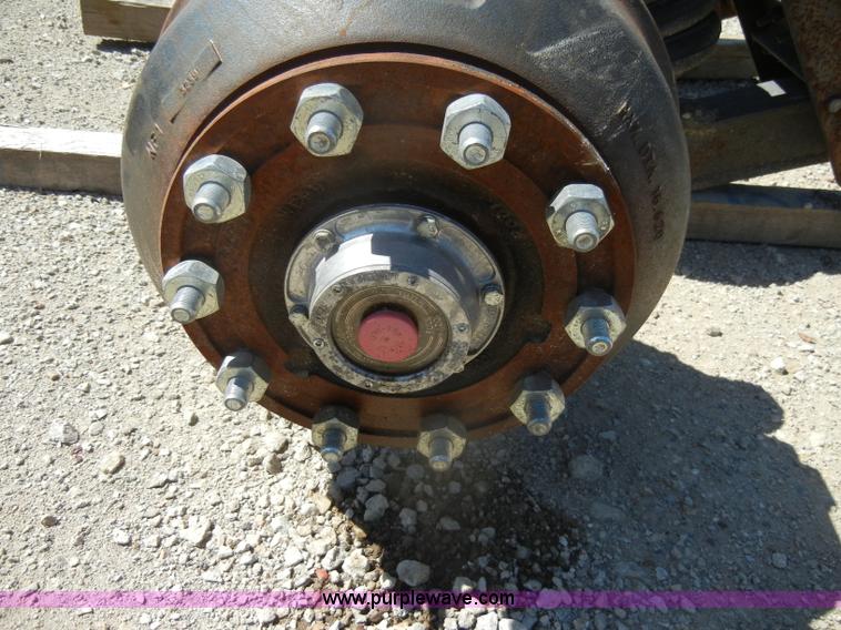Silent drive air lift axle in Topeka, KS Item K9015 sold Purple Wave