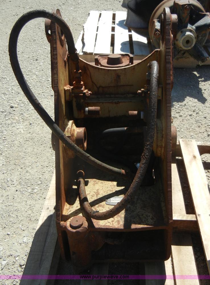 TwistOWrist attachment for Case excavator in Topeka, KS Item K9018