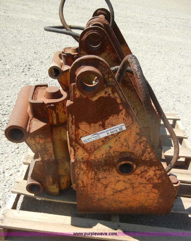 TwistOWrist attachment for Case excavator in Topeka, KS Item K9018