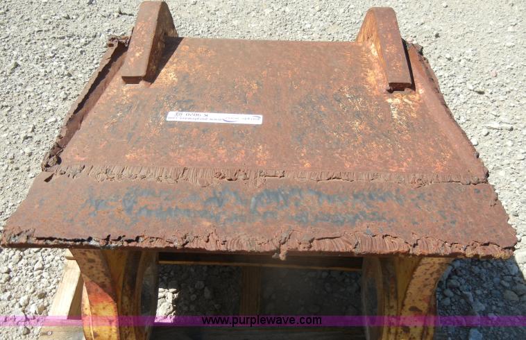 image for item K9020 Quick attach bracket for excavators