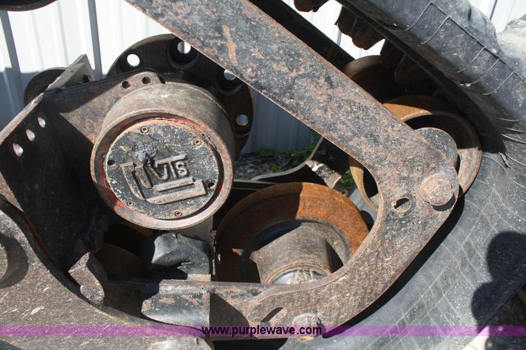 image for item L9349 Loegering skid steer tracks