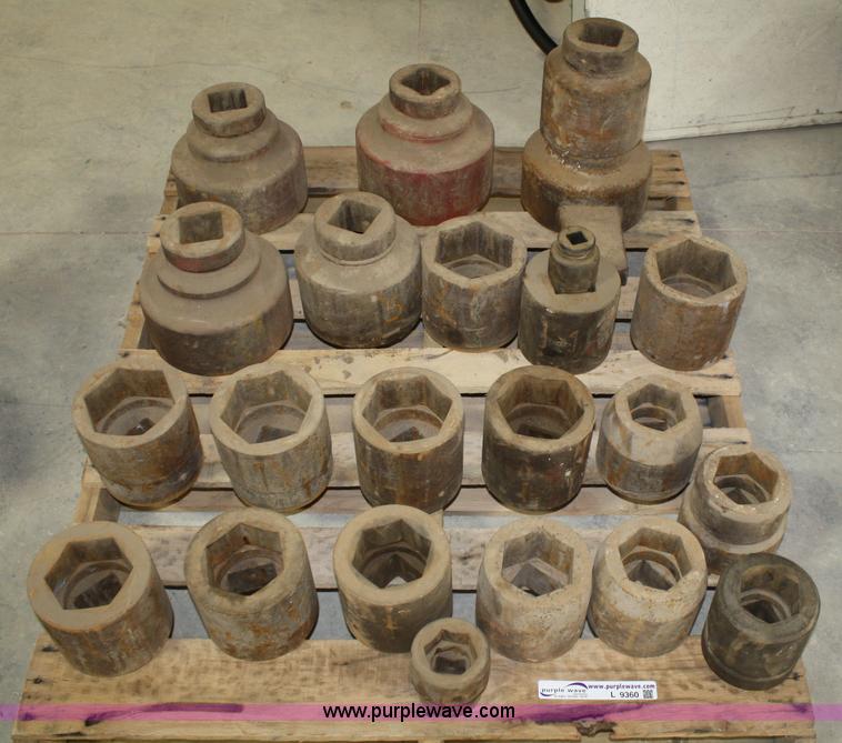 image for item L9360 (20) assorted impact sockets