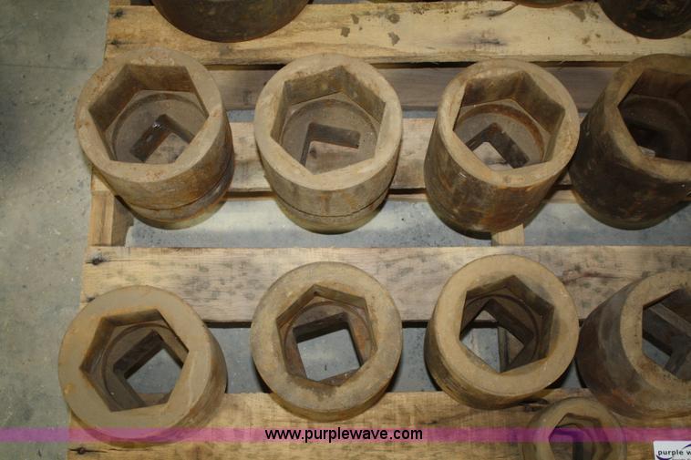 image for item L9360 (20) assorted impact sockets