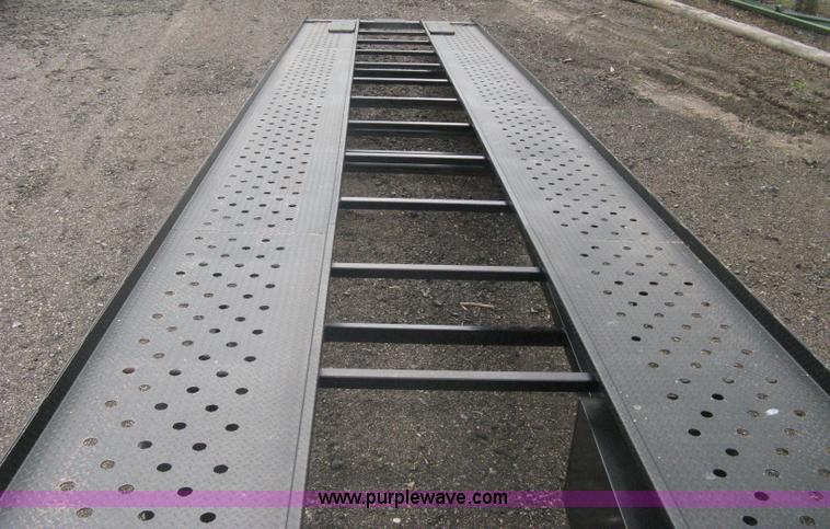 image for item A6016 2007 Fabrique  Auto Transporter trailer