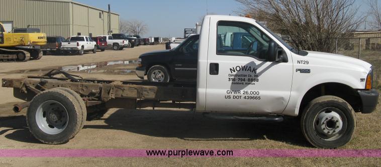 image for item A6086 1999 Ford F550 Super Duty truck cab and chassis