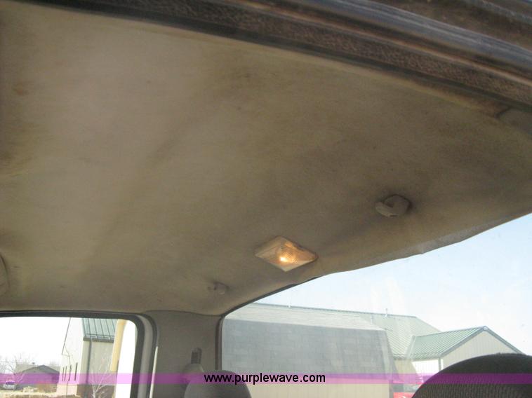 image for item A6086 1999 Ford F550 Super Duty truck cab and chassis