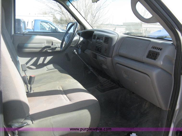 image for item A6086 1999 Ford F550 Super Duty truck cab and chassis