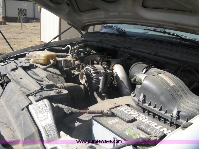 image for item A6086 1999 Ford F550 Super Duty truck cab and chassis