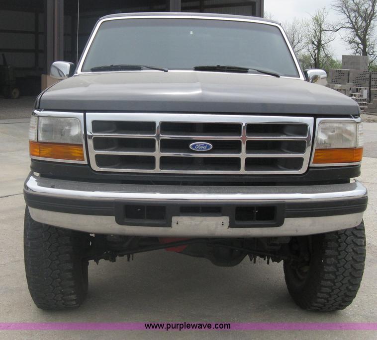 image for item A6156 1997 Ford F250 Heavy Duty extended cab pickup truck