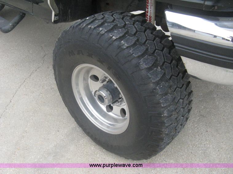 image for item A6156 1997 Ford F250 Heavy Duty extended cab pickup truck