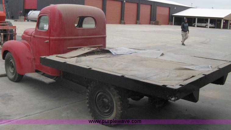 image for item A6162 1946 International K3-214 flatbed truck