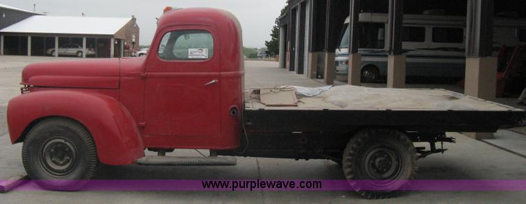 image for item A6162 1946 International K3-214 flatbed truck