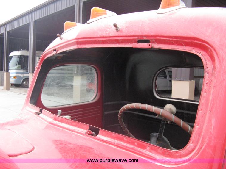 image for item A6162 1946 International K3-214 flatbed truck