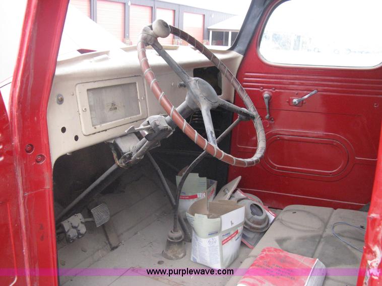 image for item A6162 1946 International K3-214 flatbed truck